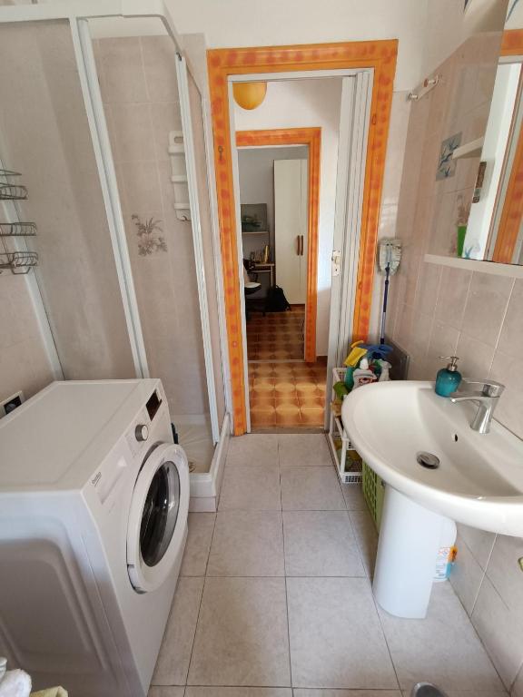 bathroom-1.jpg
