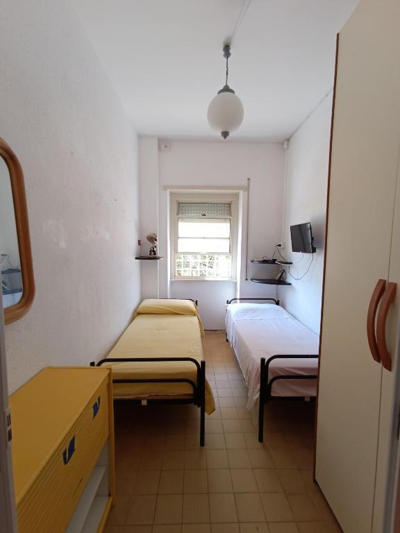 bedroom-small.jpg