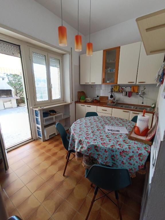 kitchen-1.jpg